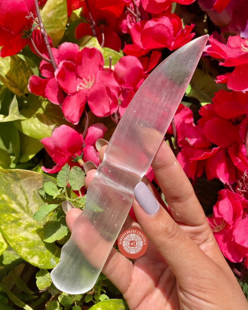 selenite-knife